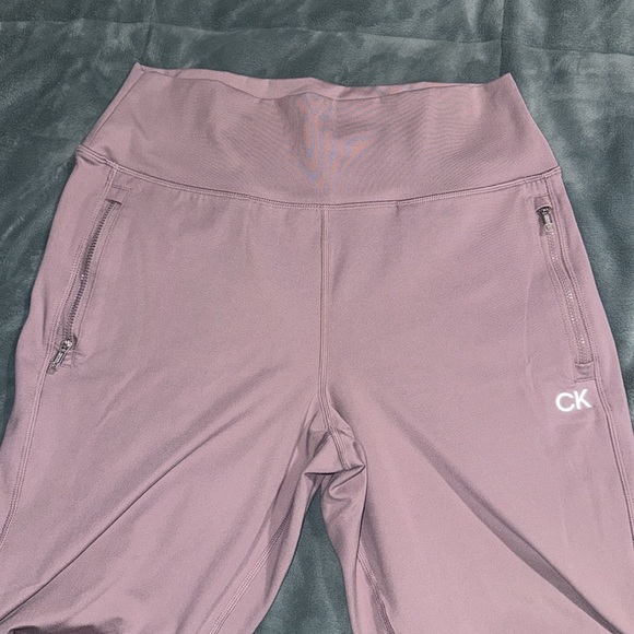 Calvin Klein pinkish leggings. - Picture 2 of 4
